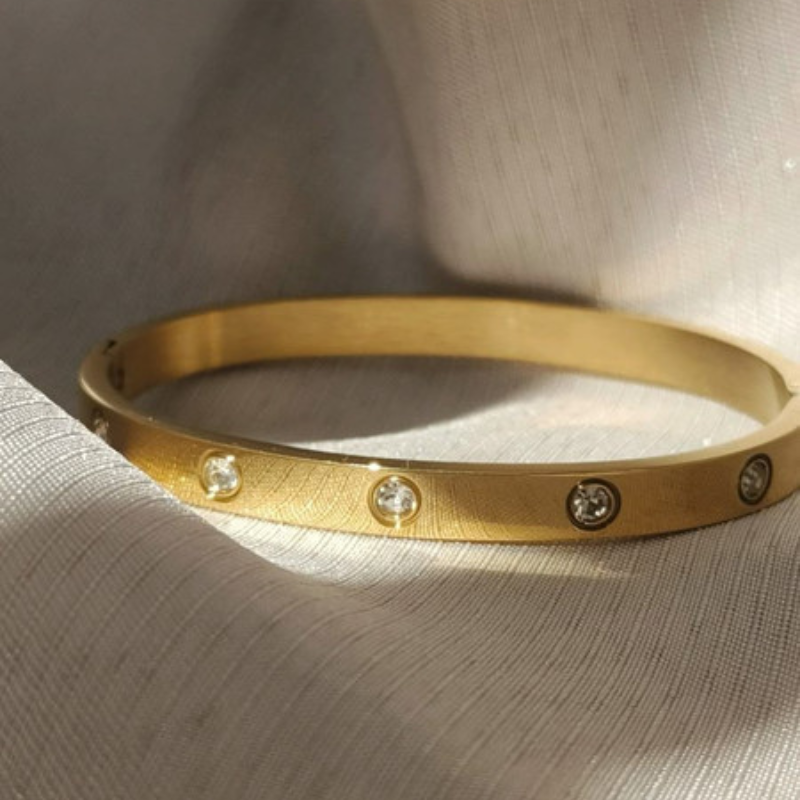 Elegant 18K Gold Plated Crystal-Studded Bangle - Image 4