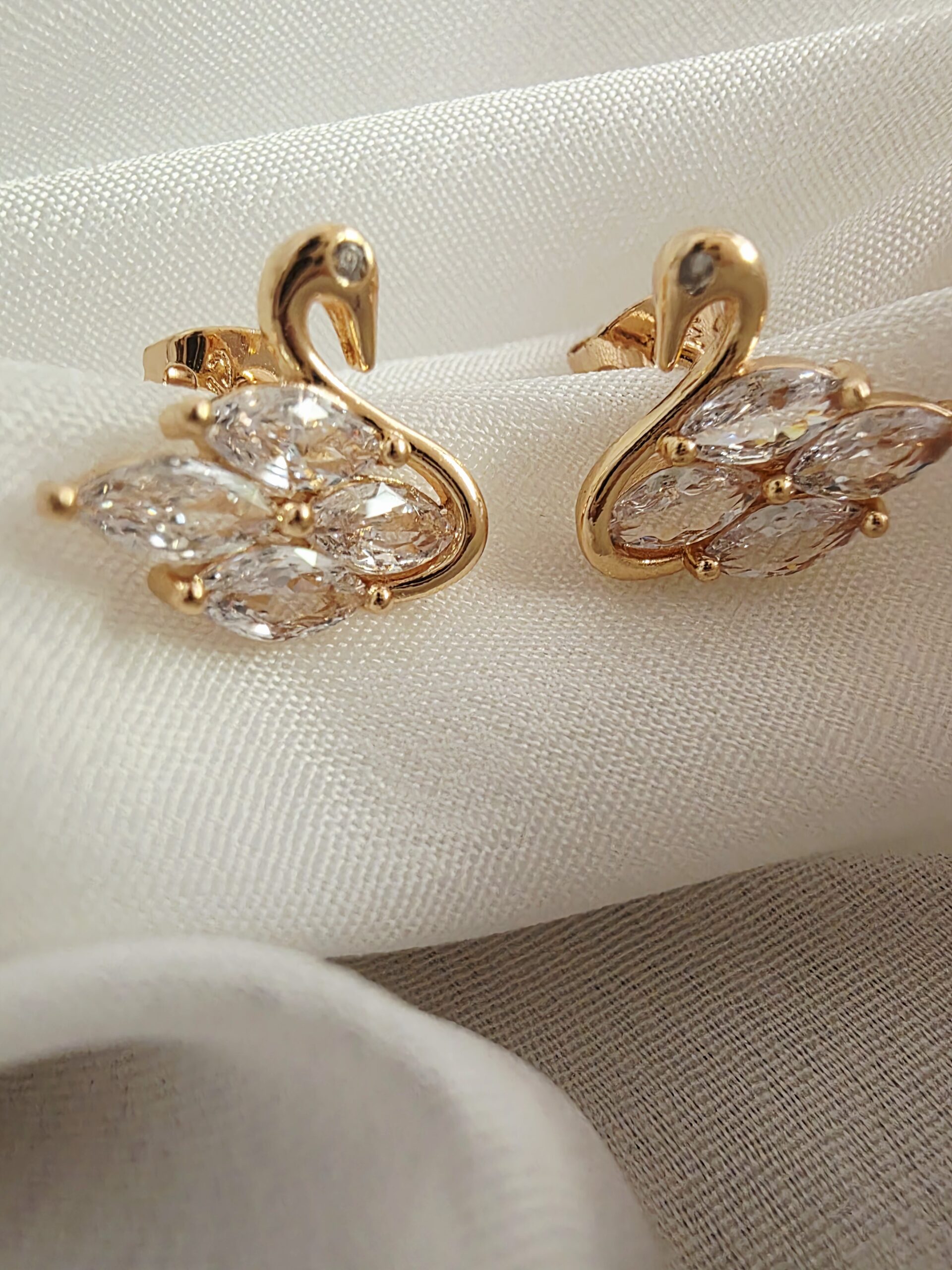 Elegant Swan Sparkle Stud Earrings - Image 2