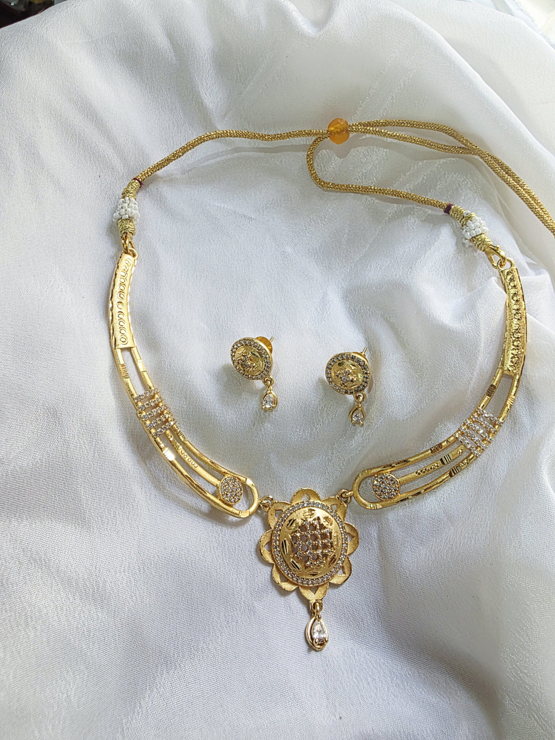 Gold-Plated Necklace & Earring Set with Floral Pendant and CZ Embellishments