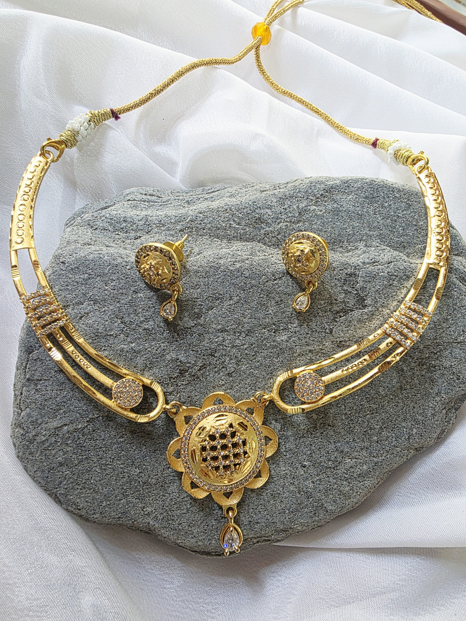 Gold-Plated Necklace & Earring Set with Floral Pendant and CZ Embellishments - Image 2