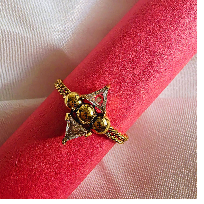 Elegant Adjustable Gold Ring with Geometric Detailing